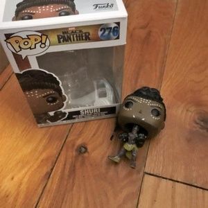 Shuri Black Panther Funko no stand